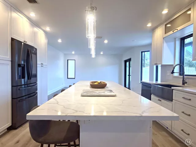 5-bedroom home for rent in Boca Raton - 10920 Haydn Drive - MondialRealty