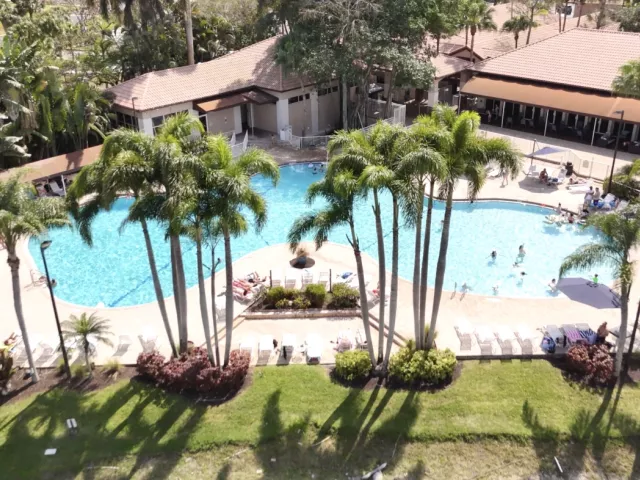 5-bedroom home for rent in Boca Raton - 10920 Haydn Drive - MondialRealty