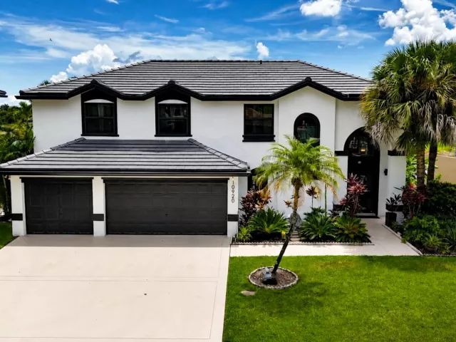 5-bedroom home for rent in Boca Raton - 10920 Haydn Drive - MondialRealty