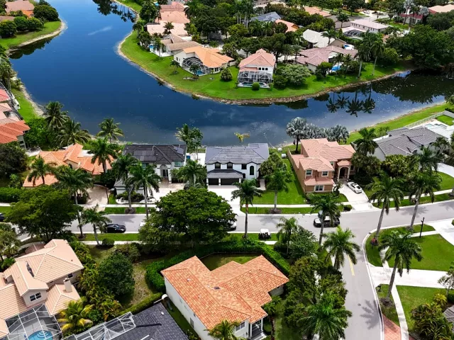 5-bedroom home for rent in Boca Raton - 10920 Haydn Drive - MondialRealty