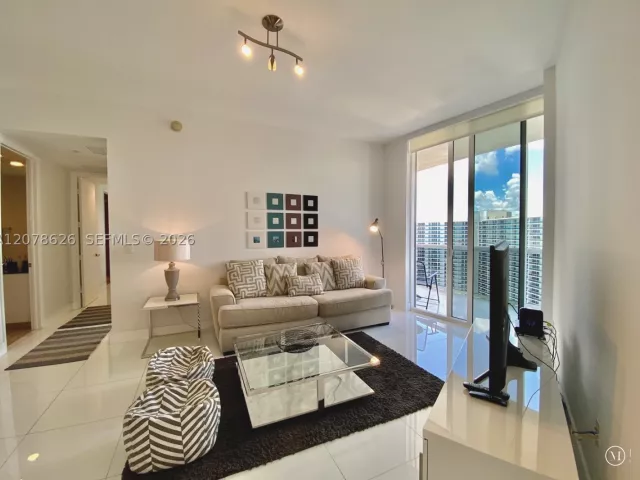 2-bedroom condo for rent in Sunny Isles Beach - 15811 Collins Ave 1605 - MondialRealty