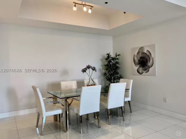 2-bedroom condo for rent in Sunny Isles Beach - 15811 Collins Ave 1605 - MondialRealty