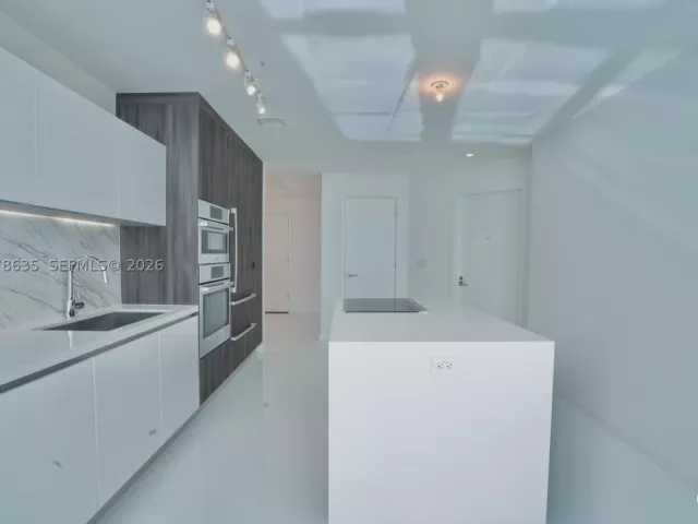 2-bedroom condo for rent in Miami - 851 NE 1st Ave 3007 - MondialRealty