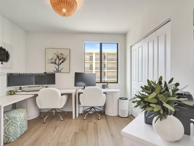 3-bedroom home for sale in Doral - 8166 NW 42nd St - MondialRealty