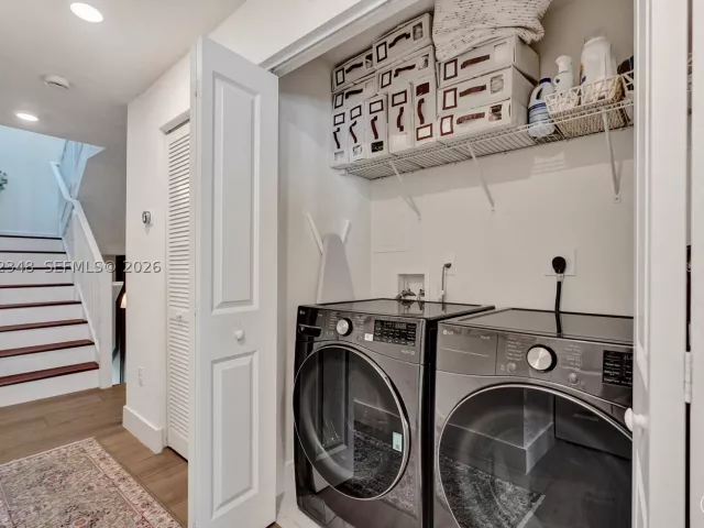 3-bedroom home for sale in Doral - 8166 NW 42nd St - MondialRealty