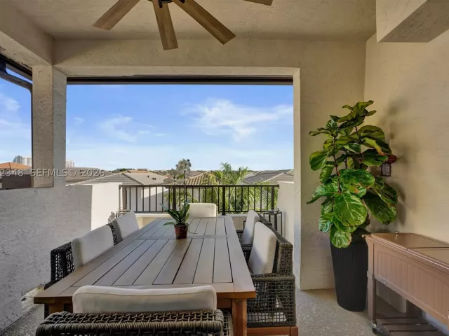 3-bedroom home for sale in Doral - 8166 NW 42nd St - MondialRealty