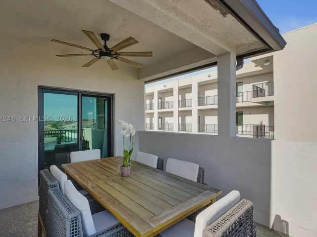 3-bedroom home for sale in Doral - 8166 NW 42nd St - MondialRealty