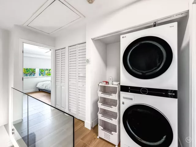 2-bedroom home for rent in Pompano Beach - 2721 NE 15TH Street 2721 - MondialRealty
