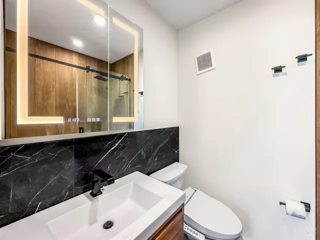 2-bedroom home for rent in Pompano Beach - 2721 NE 15TH Street 2721 - MondialRealty