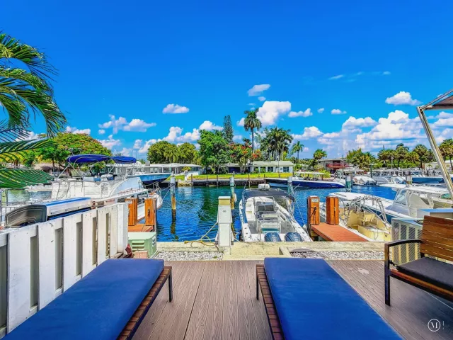 2-bedroom home for rent in Pompano Beach - 2721 NE 15TH Street 2721 - MondialRealty