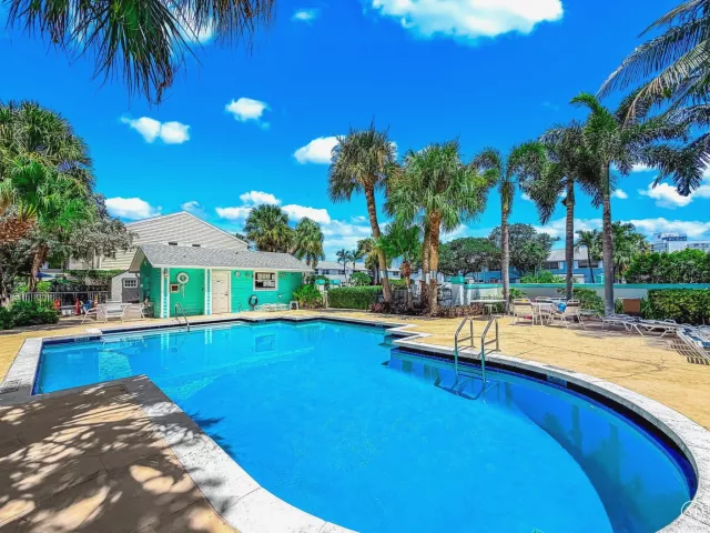 2-bedroom home for rent in Pompano Beach - 2721 NE 15TH Street 2721 - MondialRealty