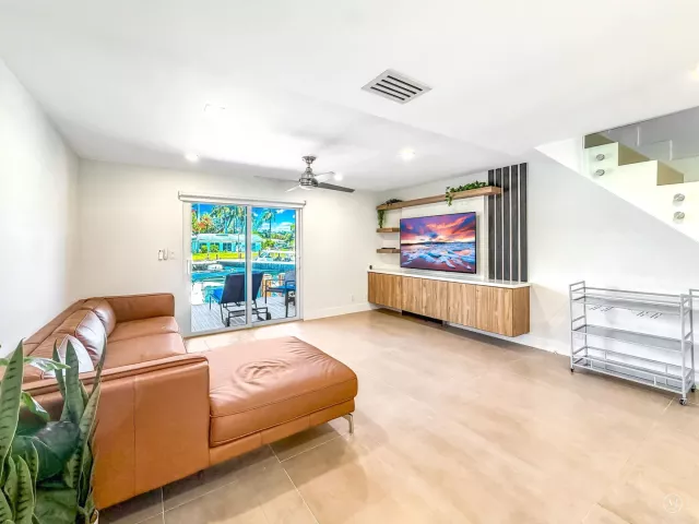 2-bedroom home for rent in Pompano Beach - 2721 NE 15TH Street 2721 - MondialRealty