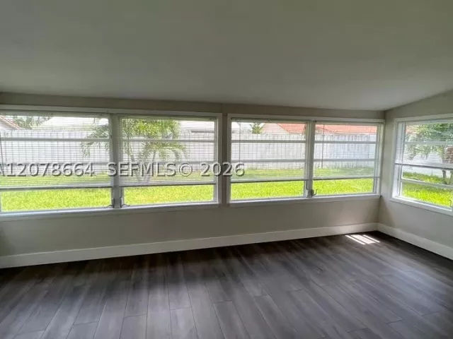 2-bedroom home for rent in Fort Lauderdale - 1931 NE 55th Ct - MondialRealty