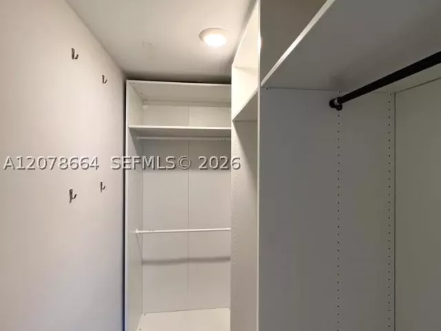 2-bedroom home for rent in Fort Lauderdale - 1931 NE 55th Ct - MondialRealty