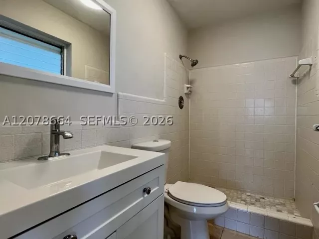 2-bedroom home for rent in Fort Lauderdale - 1931 NE 55th Ct - MondialRealty