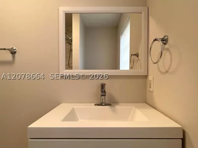 2-bedroom home for rent in Fort Lauderdale - 1931 NE 55th Ct - MondialRealty