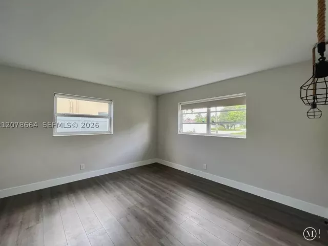 2-bedroom home for rent in Fort Lauderdale - 1931 NE 55th Ct - MondialRealty
