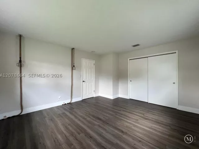 2-bedroom home for rent in Fort Lauderdale - 1931 NE 55th Ct - MondialRealty
