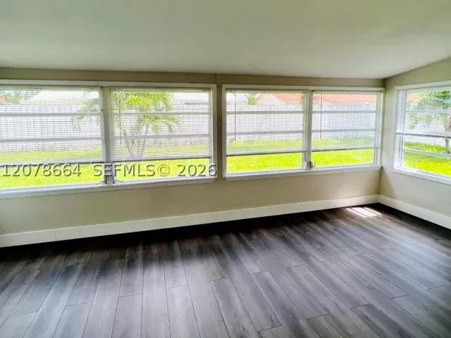 2-bedroom home for rent in Fort Lauderdale - 1931 NE 55th Ct - MondialRealty
