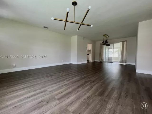 2-bedroom home for rent in Fort Lauderdale - 1931 NE 55th Ct - MondialRealty