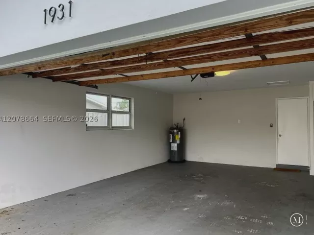 2-bedroom home for rent in Fort Lauderdale - 1931 NE 55th Ct - MondialRealty