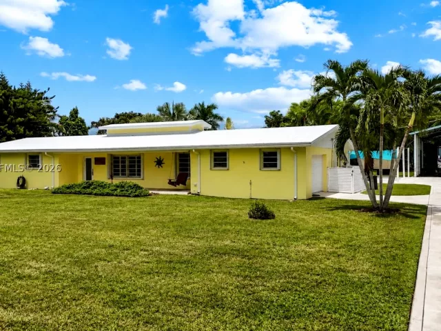 3-bedroom home for sale in Homestead - 19345 SW 312th St - MondialRealty