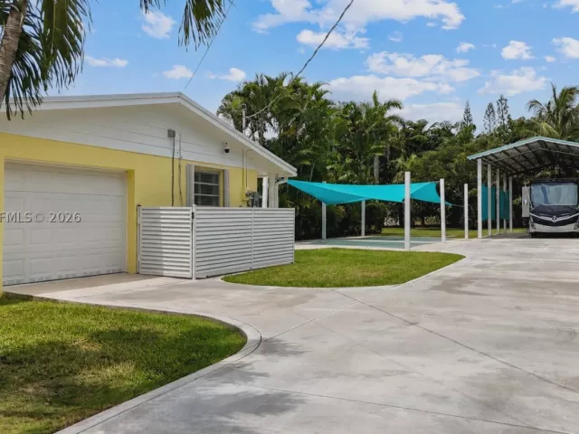 3-bedroom home for sale in Homestead - 19345 SW 312th St - MondialRealty