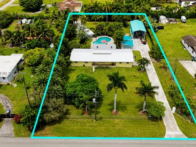 3-bedroom home for sale in Homestead - 19345 SW 312th St - MondialRealty