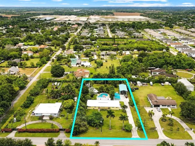 3-bedroom home for sale in Homestead - 19345 SW 312th St - MondialRealty
