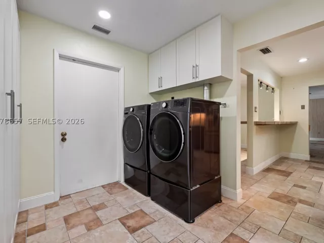3-bedroom home for sale in Homestead - 19345 SW 312th St - MondialRealty
