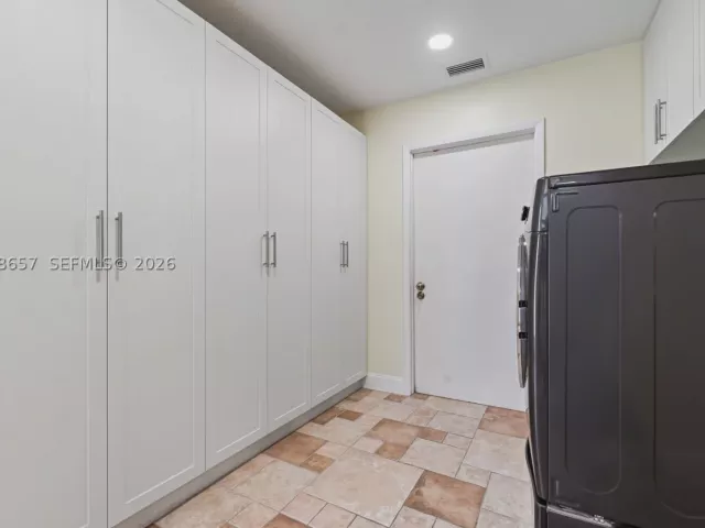 3-bedroom home for sale in Homestead - 19345 SW 312th St - MondialRealty