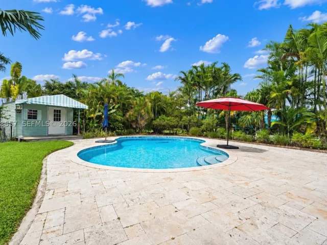 3-bedroom home for sale in Homestead - 19345 SW 312th St - MondialRealty