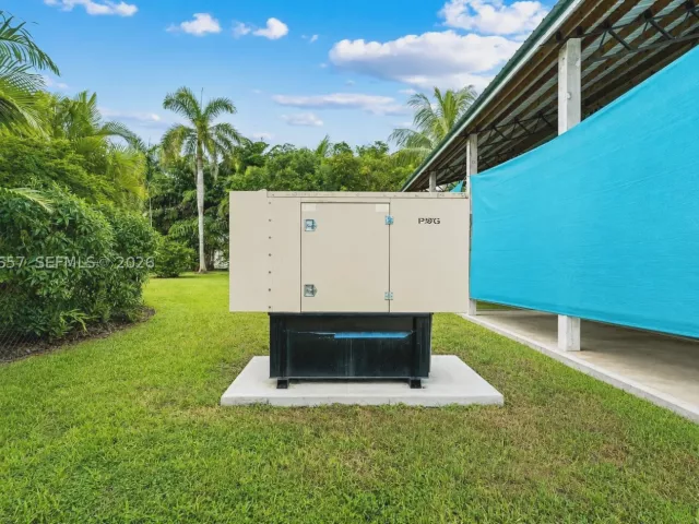3-bedroom home for sale in Homestead - 19345 SW 312th St - MondialRealty