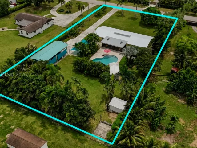 3-bedroom home for sale in Homestead - 19345 SW 312th St - MondialRealty