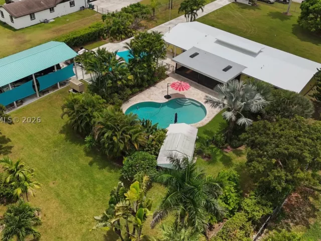 3-bedroom home for sale in Homestead - 19345 SW 312th St - MondialRealty