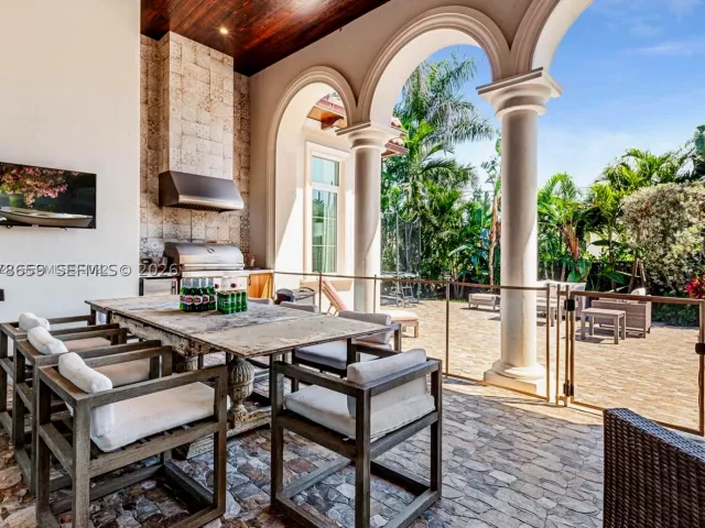 6-bedroom home for sale in Bay Harbor Islands - 1360 98th St - MondialRealty