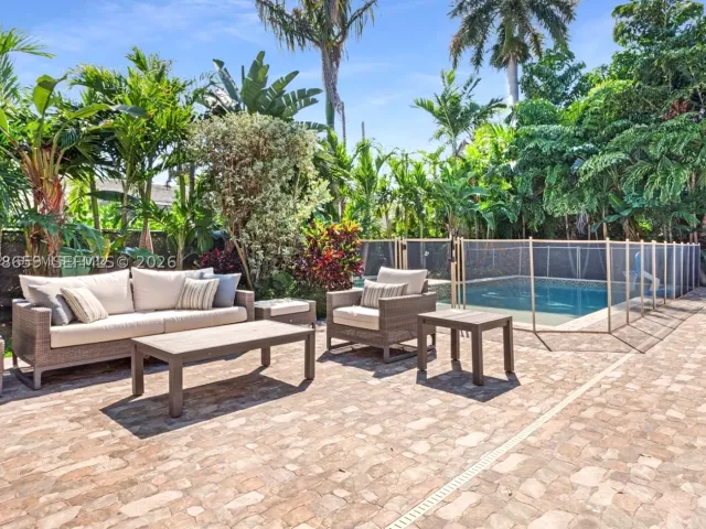 6-bedroom home for sale in Bay Harbor Islands - 1360 98th St - MondialRealty