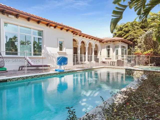 6-bedroom home for sale in Bay Harbor Islands - 1360 98th St - MondialRealty