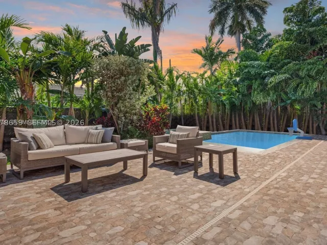 6-bedroom home for sale in Bay Harbor Islands - 1360 98th St - MondialRealty