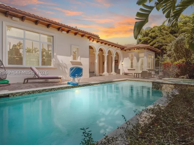 6-bedroom home for sale in Bay Harbor Islands - 1360 98th St - MondialRealty