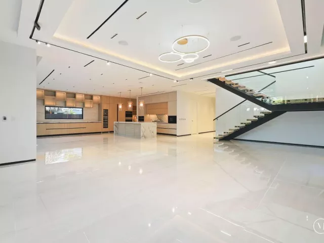 5-bedroom home for sale in Fort Lauderdale - 728 NE 17th Terrace - MondialRealty