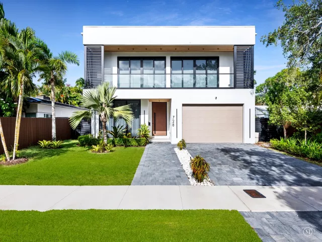 5-bedroom home for sale in Fort Lauderdale - 728 NE 17th Terrace - MondialRealty