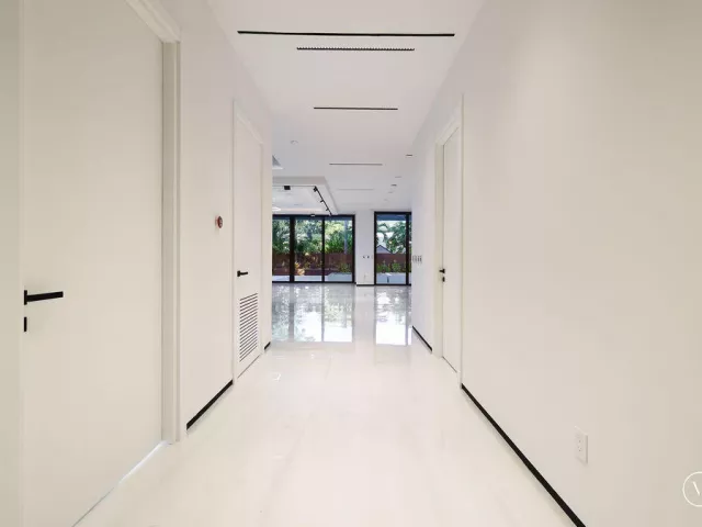 5-bedroom home for sale in Fort Lauderdale - 728 NE 17th Terrace - MondialRealty