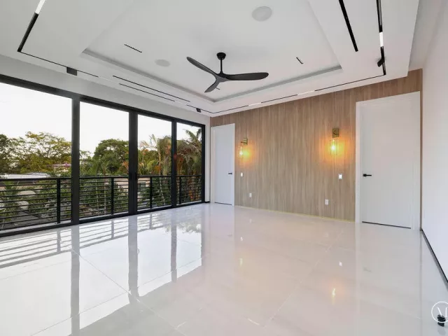 5-bedroom home for sale in Fort Lauderdale - 728 NE 17th Terrace - MondialRealty