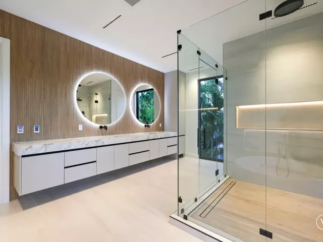 5-bedroom home for sale in Fort Lauderdale - 728 NE 17th Terrace - MondialRealty