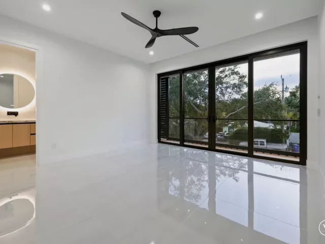 5-bedroom home for sale in Fort Lauderdale - 728 NE 17th Terrace - MondialRealty