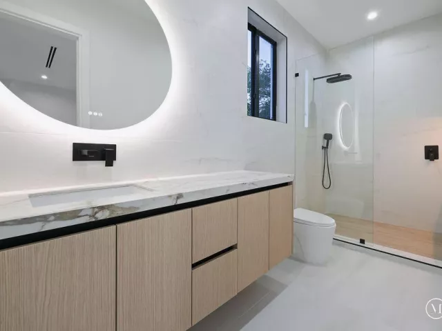 5-bedroom home for sale in Fort Lauderdale - 728 NE 17th Terrace - MondialRealty