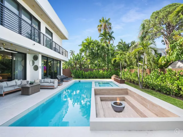 5-bedroom home for sale in Fort Lauderdale - 728 NE 17th Terrace - MondialRealty