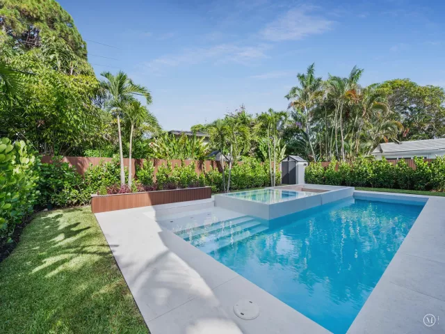 5-bedroom home for sale in Fort Lauderdale - 728 NE 17th Terrace - MondialRealty