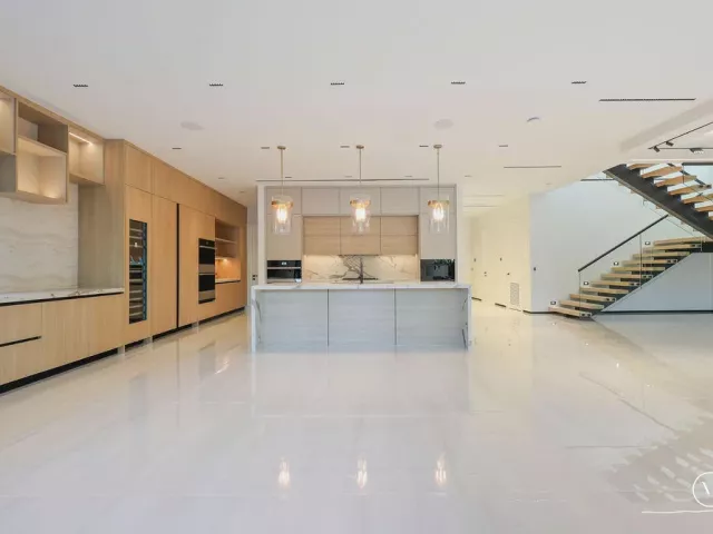 5-bedroom home for sale in Fort Lauderdale - 728 NE 17th Terrace - MondialRealty